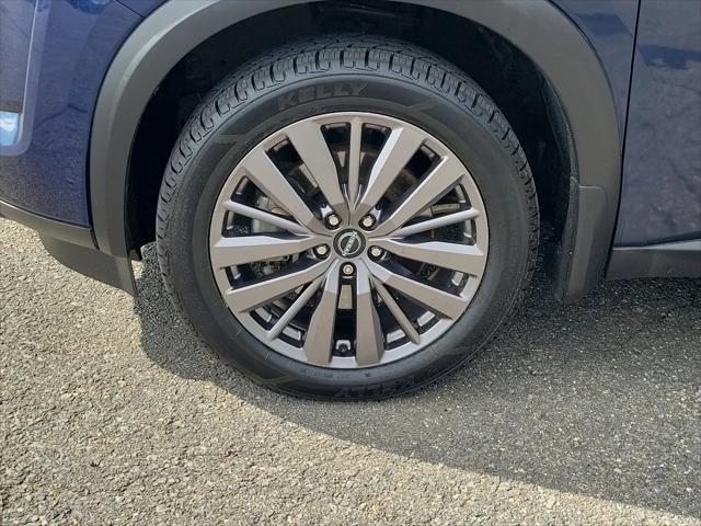2023 Nissan Pathfinder SL 4WD