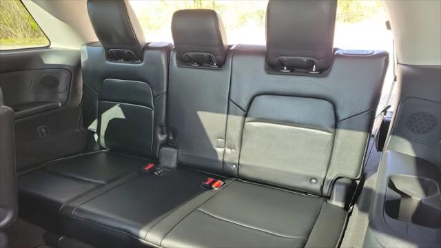 2023 Nissan Pathfinder SL 4WD