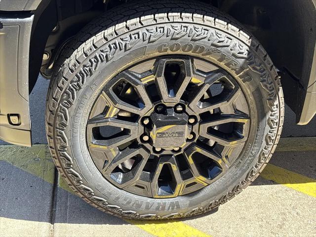 2026 GMC Sierra 2500HD Crew Cab, Standard Bed, AT4, 4WD