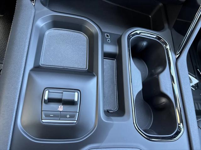 2026 GMC Sierra 2500HD Crew Cab, Standard Bed, AT4, 4WD