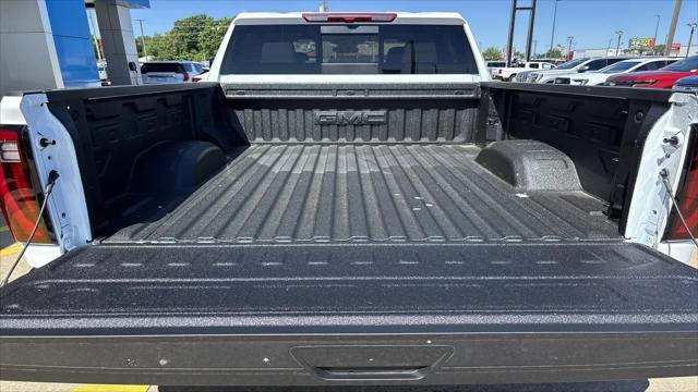 2026 GMC Sierra 2500HD Crew Cab, Standard Bed, SLT, 4WD