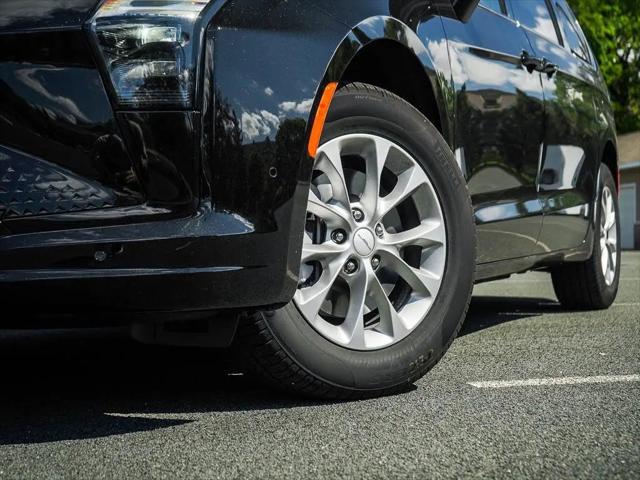 2027 Chrysler Pacifica Select AWD