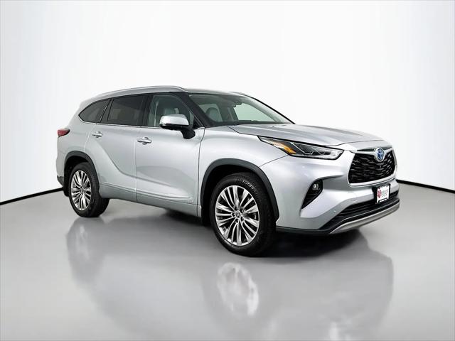2023 Toyota Highlander Hybrid Platinum for sale in Maplewood, MN