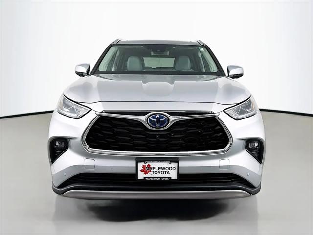 2023 Toyota Highlander Hybrid Platinum