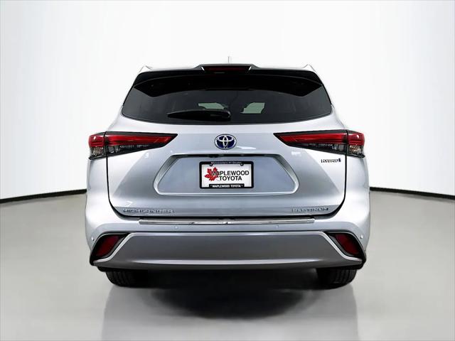 2023 Toyota Highlander Hybrid Platinum