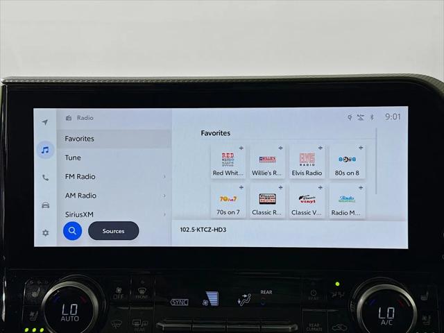 2023 Toyota Highlander Hybrid Platinum