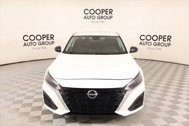 2024 Nissan Altima SV FWD