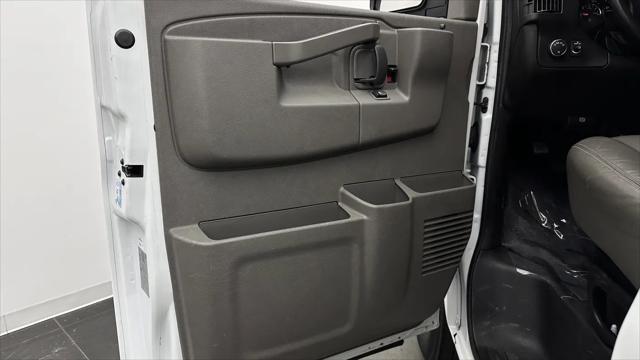 2022 Chevrolet Express Cargo Van RWD 2500 Regular Wheelbase WT