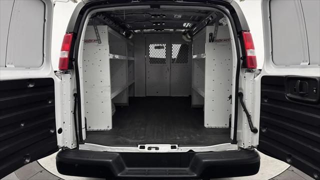 2022 Chevrolet Express Cargo Van RWD 2500 Regular Wheelbase WT