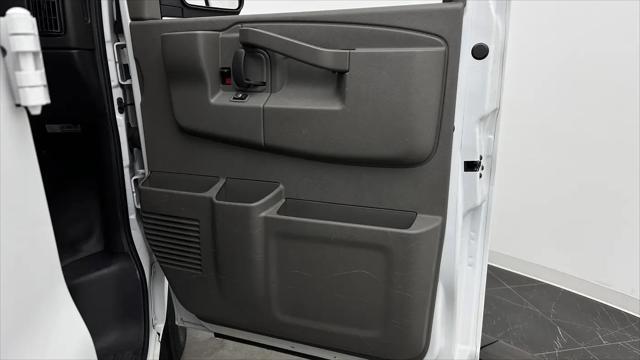 2022 Chevrolet Express Cargo Van RWD 2500 Regular Wheelbase WT