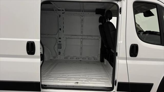 2026 Ram ProMaster 2500 Cargo Van Tradesman Low Roof 136" WB w/Pass Seat