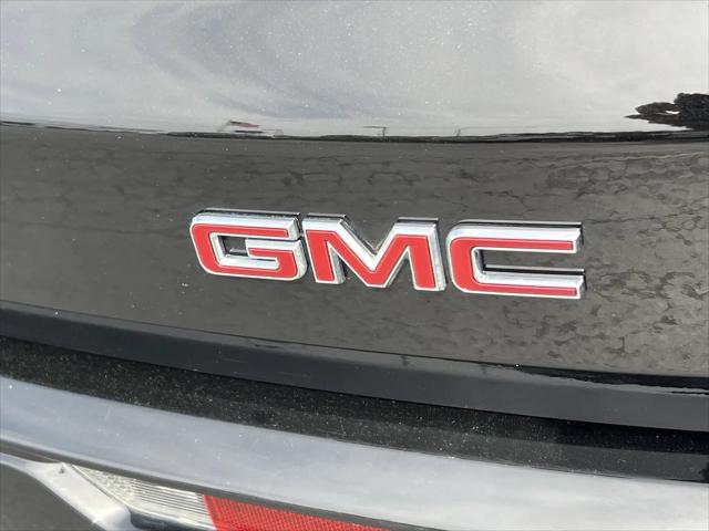 2025 GMC Acadia Denali AWD
