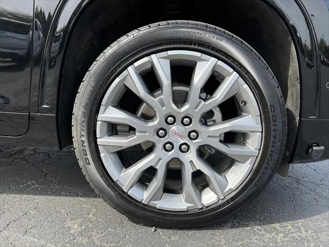 2025 GMC Acadia Denali AWD