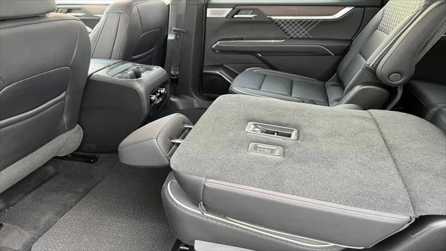 2025 GMC Acadia Denali AWD