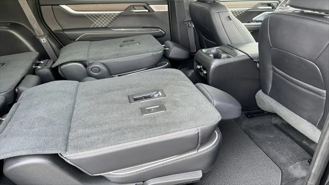 2025 GMC Acadia Denali AWD