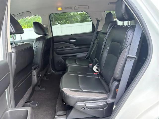 2024 Nissan Pathfinder SL 4WD