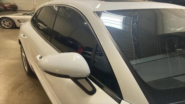 2017 Porsche Macan Macan