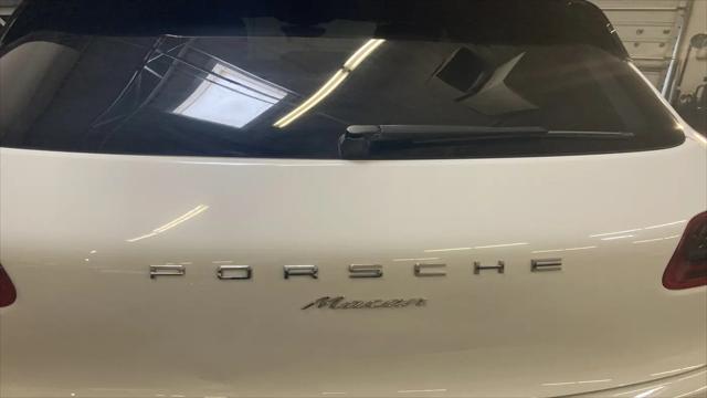 2017 Porsche Macan Macan