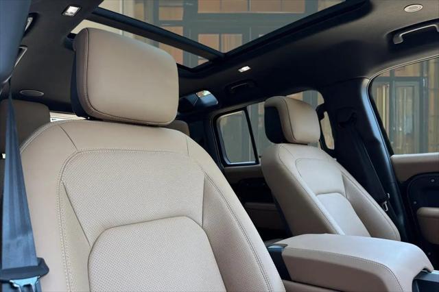 2026 Land Rover Defender P500 X-Dynamic SE