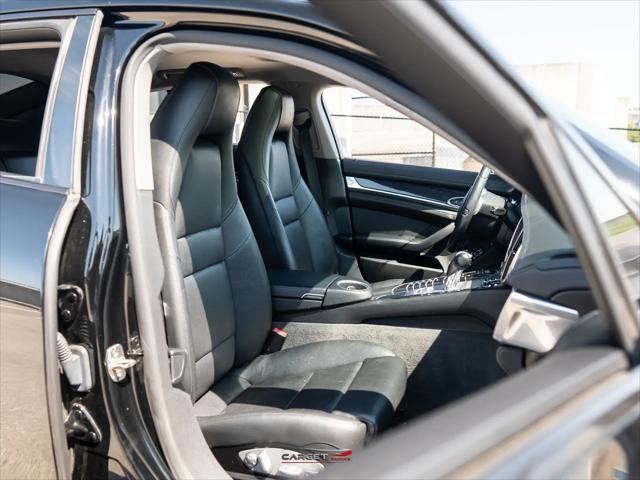 2016 Porsche Panamera S
