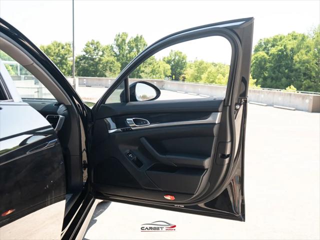 2016 Porsche Panamera S