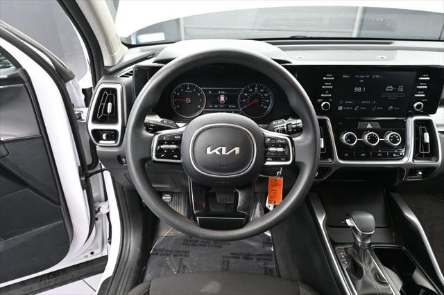 2023 Kia Sorento LX
