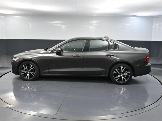 2024 Volvo S60 B5 Core Dark Theme