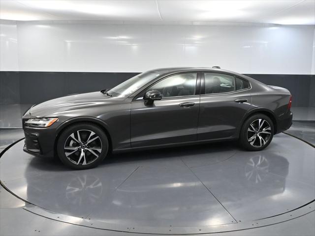 2024 Volvo S60 B5 Core Dark Theme
