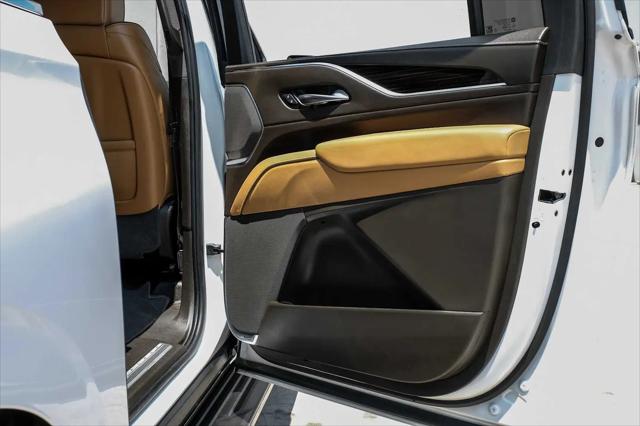 2022 Cadillac Escalade ESV 4WD Premium Luxury