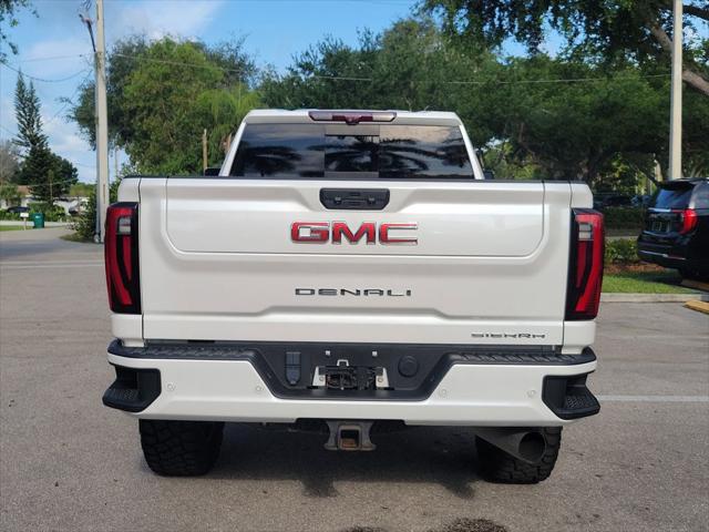 2024 GMC Sierra 2500HD 4WD Crew Cab Standard Bed Denali
