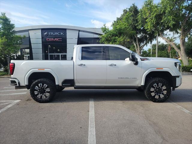 2024 GMC Sierra 2500HD 4WD Crew Cab Standard Bed Denali
