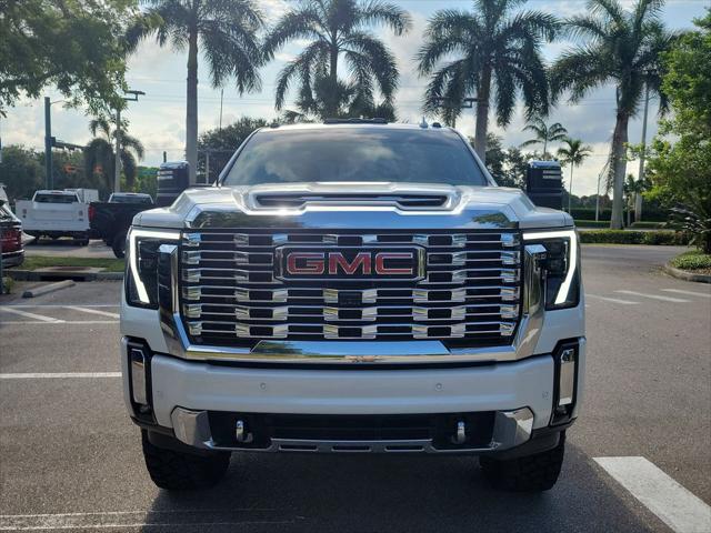 2024 GMC Sierra 2500HD 4WD Crew Cab Standard Bed Denali