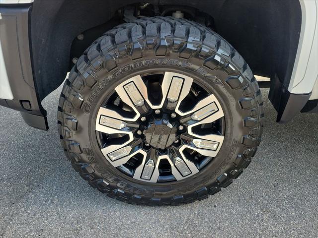 2024 GMC Sierra 2500HD 4WD Crew Cab Standard Bed Denali