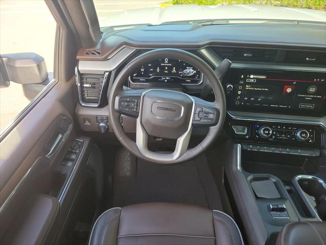 2024 GMC Sierra 2500HD 4WD Crew Cab Standard Bed Denali