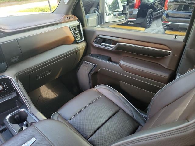 2024 GMC Sierra 2500HD 4WD Crew Cab Standard Bed Denali