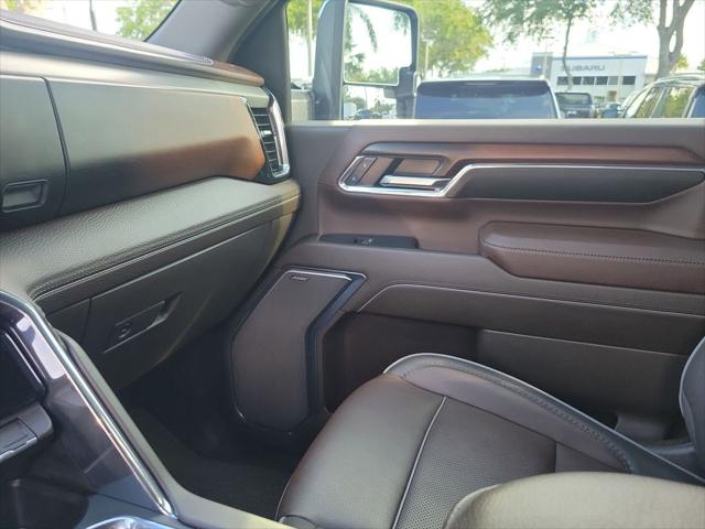2024 GMC Sierra 2500HD 4WD Crew Cab Standard Bed Denali