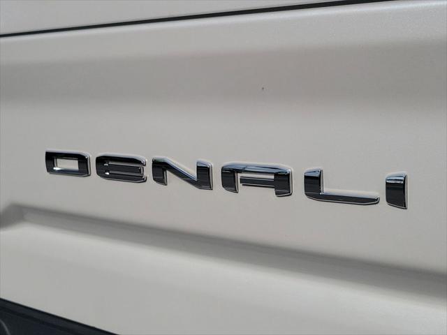 2024 GMC Sierra 2500HD 4WD Crew Cab Standard Bed Denali
