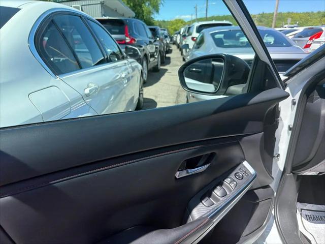 2024 Nissan Sentra SR Xtronic CVT