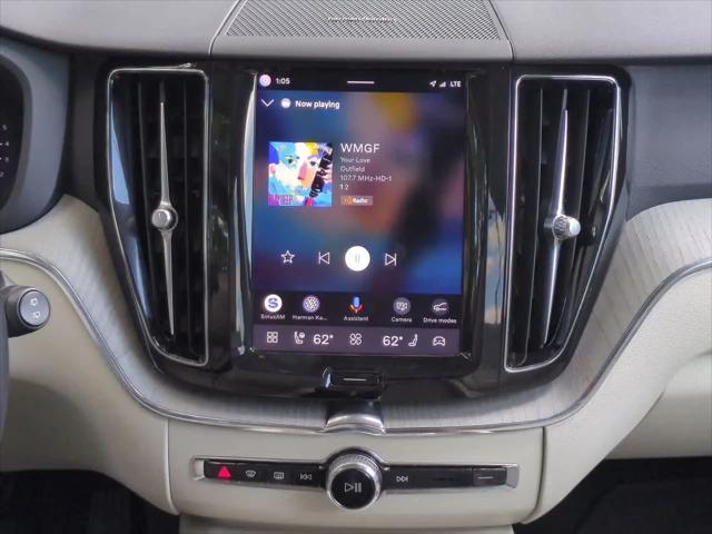 2024 Volvo XC60 B5 Plus Dark Theme