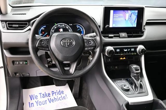2025 Toyota RAV4 Hybrid LE