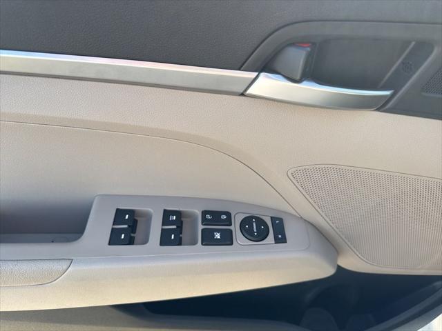 2020 Hyundai Elantra SE