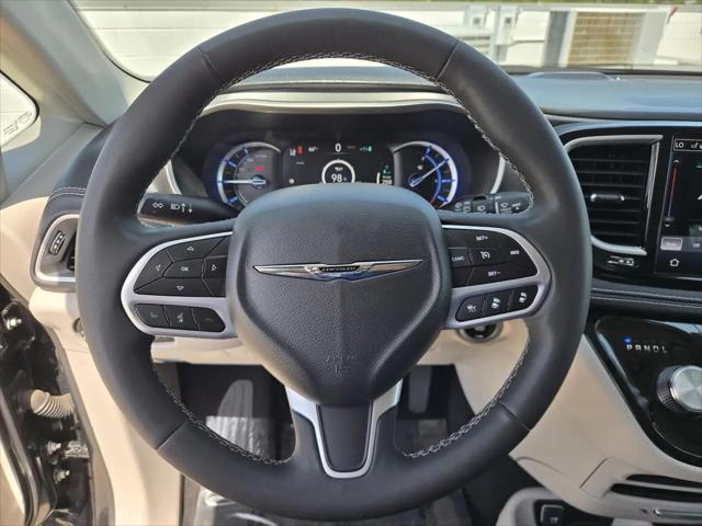 2023 Chrysler Pacifica Hybrid Touring L