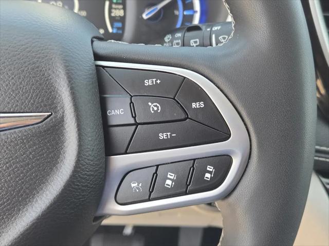 2023 Chrysler Pacifica Hybrid Touring L