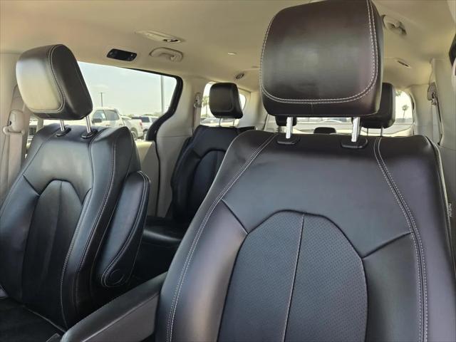 2023 Chrysler Pacifica Hybrid Touring L