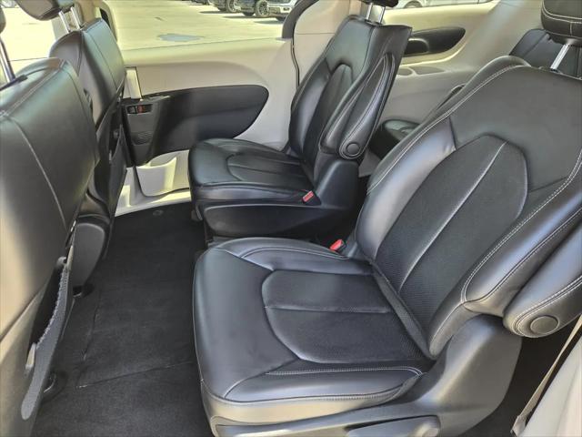 2023 Chrysler Pacifica Hybrid Touring L