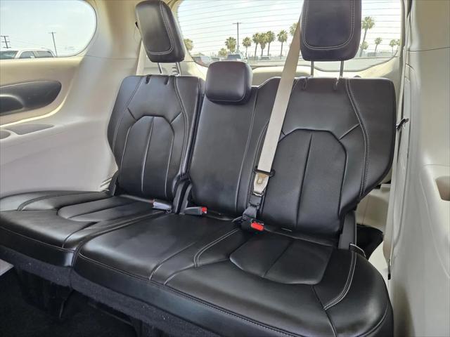2023 Chrysler Pacifica Hybrid Touring L