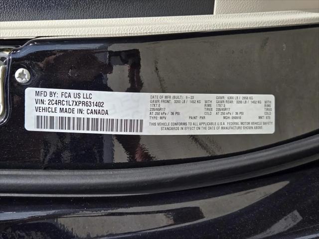 2023 Chrysler Pacifica Hybrid Touring L