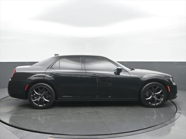 2022 Chrysler 300 Touring