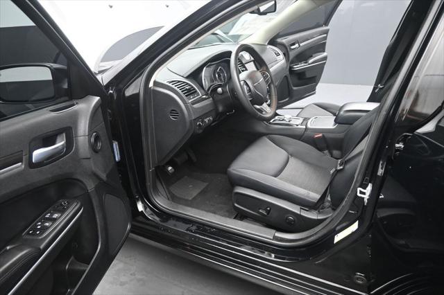 2022 Chrysler 300 Touring