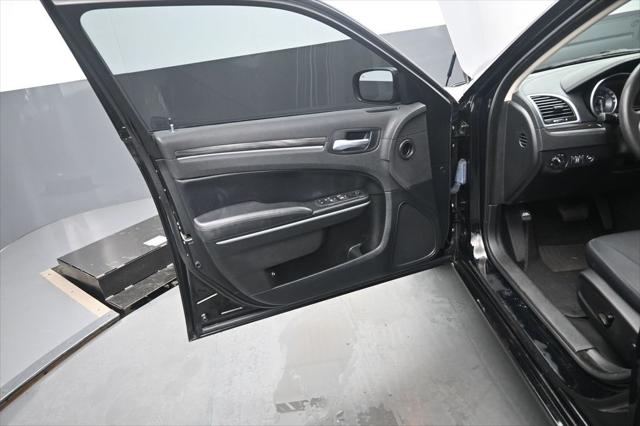 2022 Chrysler 300 Touring